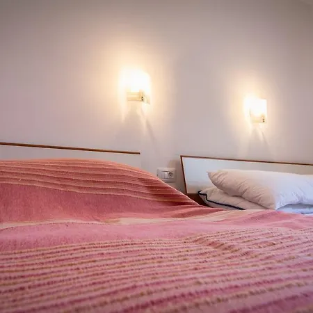Holiday Home Dubi Kornić Pokoj fotografie